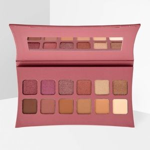 ILLAMASQUA Unveiled Artistry Palette